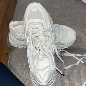 Chic White Women's Sneakers